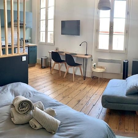 LE DUMON 4 - Studio NEUF LUMINEUX CALME - WiFi - GARE 200m Agen Esterno foto